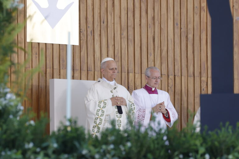 El Papa León XIV desborda Madrid congregando a más de 1.200.000 personas en la Misa de Cibeles